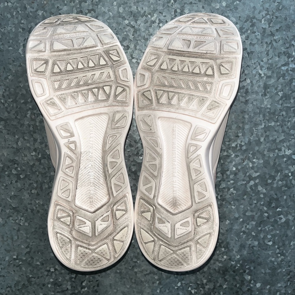APL-TechLoom Bliss Knit Running Shoe - Picture 7 of 9